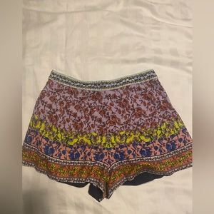 ALICE + OLIVIA FLORAL EMBROIDERED SHORTS